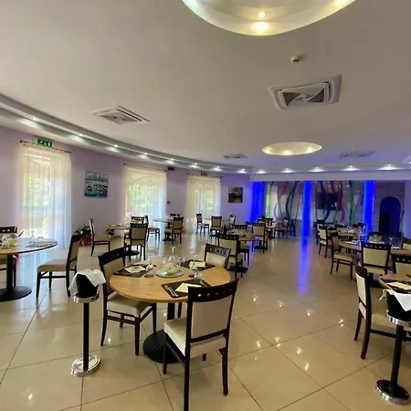Pizzo Club אתר נופש *